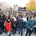 Novi Sad: 2.000 učenika i građana pred Zmaj Jovinom gimnazijom, traže ostavku direktora