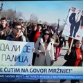 Studenti i građani pešice otišli na protest u Merošinu, poručili “Ne ćutimo na govor mržnje”