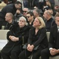 Rođena sestra Saše Popovića u suzama ispraća jedinog brata, nikad se nije javno eksponirala