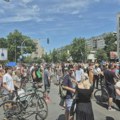Studenti demantuju Ministarstvo: Propuštamo hitnu pomoć, roditelje sa decom i dostavu lekova