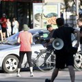Puštena dvojica studenata privedena posle incidenta na blokadi u Zemunu