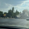 FOTO: Izgoreo gradski autobus u Novom Sadu, zapalio se kod garaže GSP-a