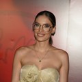„Spalila si mi kosu i uzela 30 evra“: Mirka Vasiljević se snimila u bademantilu, a na njoj nakit od 20.000 evra VIDEO