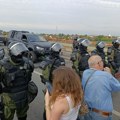 FOTO i VIDEO: U toku "skup protiv blokada" i kontraskup u Novom Sadu