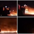 Vatra stigla na 200 metara od prvih kuća! Beljnjača u plamenu Veliki požar u Šidu, vatrogasci na terenu (video)