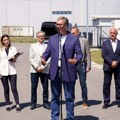 "Ресавицу смо чували и сачуваћемо је, радници могу да буду мирни": Вучић обилази пољопривредно газдинство породице Маслар