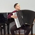 Čudesan talenat iz Leskovca: Trinaestogodišnji Marko harmonikom osvaja svet