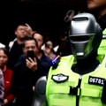 VIDEO: Roboti policajci patroliraju ulicama Kine