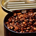 Rezultat inspekcije: Kafa s primesama, pokvareni proizvodi i nehigijenski uslovi