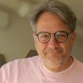 Полицајци привели новинара Ненада Живковића, грађани их спечили да га одвезу у станицу