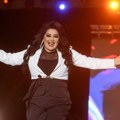 Peva o venčanju, krsti se i viče "ne daj Bože": Hit snimak Dragane Mirković s koncerta, svi se smeju zbog ovog poteza