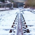Voz bio zaglavljen tri sata u Resniku: Putnici se smrzavali bez struje i grejanja