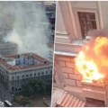 Požar u blizini zgrade Vlade Srbije! Buktinja u centru Beograda: otvoreni plamen i gusti dim se šire Nemanjinom ulicom! (video)…