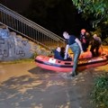 Poplavljeno oko 100 KUĆA I DVORIŠTA, EVAKUISANO 13 građana (FOTO)