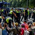 Klimatski aktivisti blokirali auto-put u Hagu peti dan zaredom