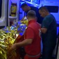 Ranjeni Srbin prebačen u bolnicu u Prištinu: Povređenog čoveka sa lisicama na rukama odvezli u bolnicu (video)