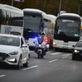 (VIDEO) Autobusi „okupirali“ Novi Beograd: Miting SNS-a u Areni