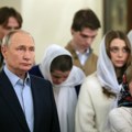 Putin na božićnoj liturgiji sa porodicama vojnika stradalih u Ukrajini: "Hrišćanski praznik koji ujedinjuje oko ideala…