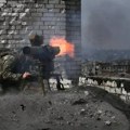 Ruše sve pred sobom: Ruska vojska krenula u zauzimanje naseljenog mesta Sokol