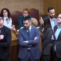 "Revolucija" u lakovanim cipelicama: Zbog čega DPS-ovi prvoborci nastavljaju sa blokadom rada Skupštine?