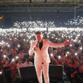 Puna zetra pevala uglas sa acom pejovićem: Pevač napravio haos u Sarajevu, publika u transu