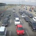 (Foto) Neviđene scene na granicama Srbi se zbog slika sa ovog prelaza krste i ništa im nije jasno: Evo gde su trenutno najduži…