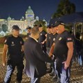 Dačić obišao pripadnike MUP koji su obezbeđivali skup ispred Skupštine