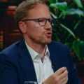 Milan Antonijević prokomentarisao transparent sa Prajda na kom je pisalo da ga treba uhapsiti (foto)