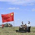 Kineska sonda vratila se sa prvim uzorcima prikupljenim na daljoj strani Meseca (foto, video)