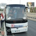 Prva fotografija autobusa sa srpskim turistima posle udesa u Turskoj: Staklo napuklo, deo vozila odvaljen