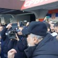 Počeo protest u Novom Sadu: Građani blokiraju raskrsnice od Bulevara oslobođenja do Mosta slobode (foto)