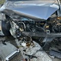 Žestok sudar kod Vrnjačke Banje! Vozila razlupana, delovi po putu: Vozači zarobljeni u kolonama (foto)