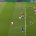Pogledajte katastrofalnu reakciju štopera Crvene zvezde i skrivljen penal: Porto poveo sa bele tačke!