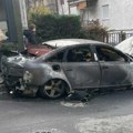 (Foto) drama na Ceraku: Vozilo potpuni izgorelo u požaru, ostala samo metalna školja: Vatra zahvatila i drugi automobil
