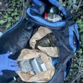 Kragujevačka policija zaplenila različite narkotike i oružje, uhapšen vlasnik kuće
