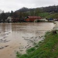 Na snazi redovne mere odbrane od poplava: Bez struje brojna domaćinstva, evo kakvo je situacija sa rekama