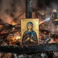 (Foto) Čudo u Petrovaradinu: Vatra gutala kuću, samo ikona Svete Petke ostala netaknuta! Vatrogasci je spasili iz plamena.