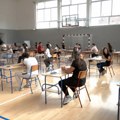 Drugi dan završnog ispita – osmaci polažu test iz matematike