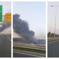 Požar u auto-kući kod Ostružničkog mosta: Gore upravna zgrada, magacin i servis VIDEO