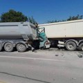 Sudar dva kamiona kod Trstenika: Pojavile se slike s lica mesta, jedna osoba teško povređena