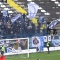 Haos i pesnice: Potukli se Despoti i Plava Unija, uleteli na teren tokom meča Smederevo - OFK Beograd