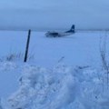 "Au, ovo nije pista" Ruski pilot sleteo sa 30 putnika, kada su shvatili na čemu stoje zaledili su se (foto)