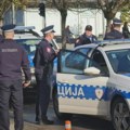 Žene iz Bugojna i Donjeg Vakufa se fotografisale sa zastavom RBiH u Banjaluci: Intervenisale dve policijske patrole