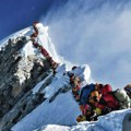 Horor na Mont Everestu! Poginula dvojica alpinista, ne zna se šta će biti sa telima!