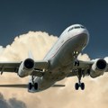 Ovako se reaguje u avionu u hitnim slučajevima Iskusan stjuard otkrio - "Uvek prvo uradimo jednu stvar"