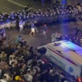 VIDEO: Ko nije dozvolio Hitnoj pomoći da prođe - policija ili građani?