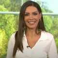 Crveno na radost! Voditeljka ''Slagalice'' ispratila ćerku na maturu, njenu haljinu su svi prisutni uočili (foto)