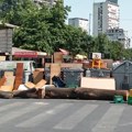 Zemuncima uručen nesvakidašnji poklon – zlatni kontejner VIDEO