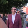 Vučić se pridružio šetnji na skupu građana protiv blokada