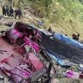 Autobus pao sa 300 metara, stradalo najmanje 15 ljudi Stravični prizori iz Šri Lanke (foto/video)